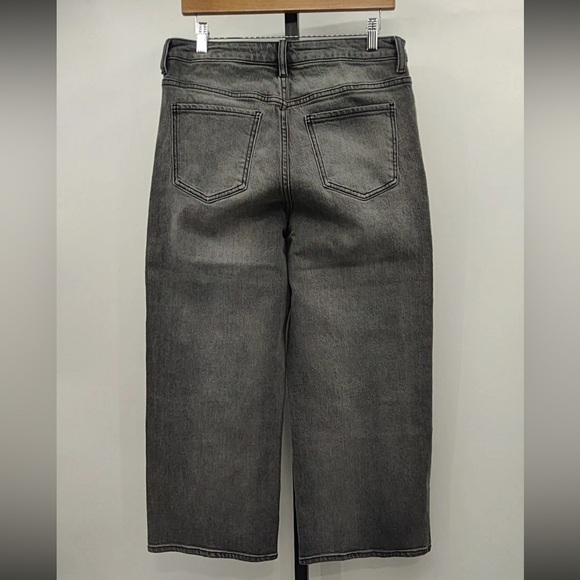 Quince Women Bella Stretch Relaxed Wide Leg Jeans Color Stonewashed Grey Size 31 - Picture 2 of 3